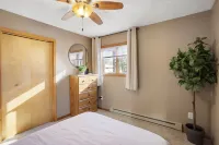 •Redwoods Chalet in the Poconos•