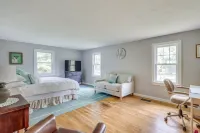 Coastal Cape Cod 3 bedroom close to the beach, bike path & ponds!