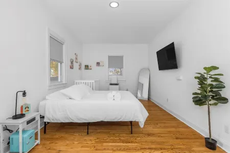 NJ's Cozy Casa Oasis - Entire home for groups/families!