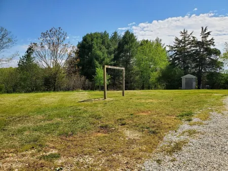 Whole House Отели рядом с достопримечательностью «Lazy Days Winery»