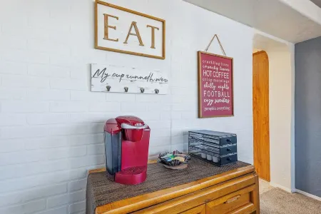 Across from water & pet-friendly - Bullhead Bend! Отели в г. Лафлин