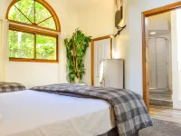 The Challenge House*mega games*hottub*beach*lake*The ultimate Poconos game house Hotels in Tunkhannock Township