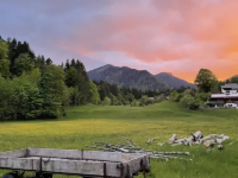 Wundervolle Erdgeschosswohnung mit Blick ins Grüne Hotels in Marquartstein