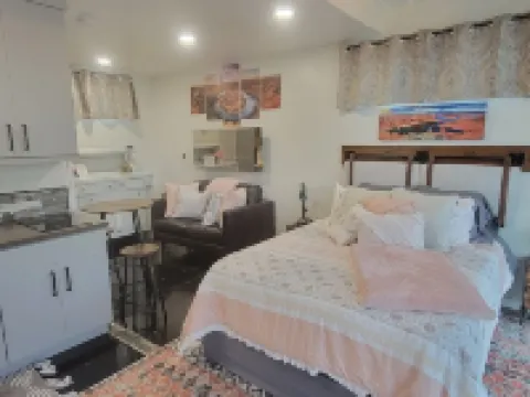 Envase Casa Casita Unit B Near Zion & Bryce Hotels in Kane County