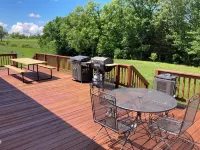 Family-Friendly Home. Sleeps 14.  Just minutes away from Mark Twain Lake.