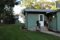 Beautiful Cabin On Upper Hay Lake Hotels in Jenkins Township
