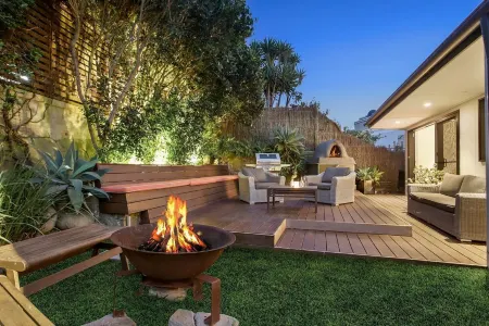 Spectacular views and prime location Отели в г. Авалон Бич