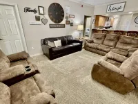 Gracie's Getaway - 4 King Bedrooms w /4 Ensuite Baths! Sleeps 13!!