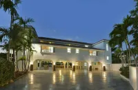 Waterfront, 100ft Dock, Kayaks, Bikes, Pool, Hot Tub, Basketball & Pickleball