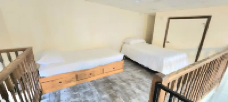*Luxe living in Lake Linden with 15 foot ceiling! Pet Friendly!*