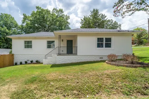 Newly Remodeled 3 Bedroom In Uptown - Sleeps 6!! - 温泉