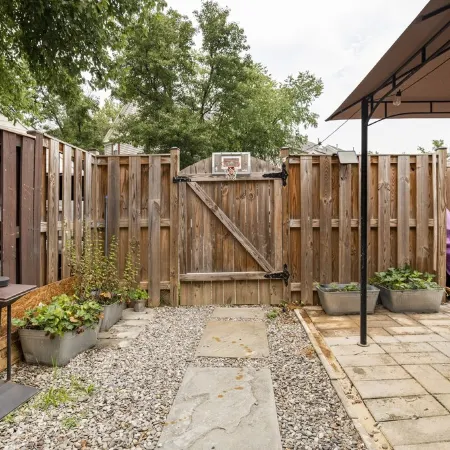 Charming 1 Bedroom Apt- Best Location Near Downtown Frederick & DC