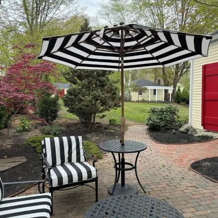 Historic Charm with modern amenities in Exeter, NH.  3 Bedrooms & Walk to town Отели в г. Эксетер