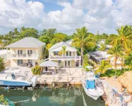 Stary Net - Ocean Waterfront 3BR 3BA Home