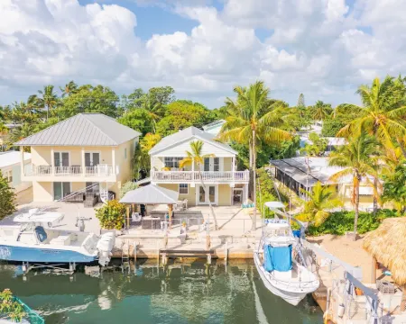 Stary Net - Ocean Waterfront 3BR 3BA Home