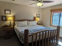 Whippoorwill Cabin, a pet-friendly retreat in Swan Valley Hotels in Bonneville County
