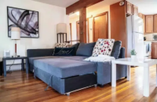 Garage, Fully Fenced Yard, Sleep 8, Walk to Downtown