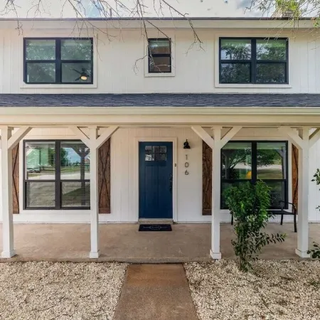 Charming 2-bedrm home in the heart of Liberty Hill