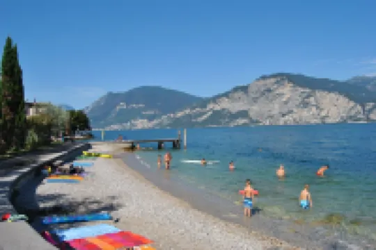 Romantic Apartment Wonderful Lake View Super Price June Parking Space.