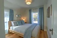 Fully Renovated Victorian Home w/ Unbeatable Location, Dwntwn Core, Walk to Pool