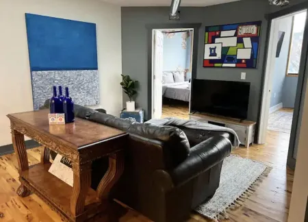 Huge Windows Downtown 2Bd Apt w/ Main Strip Access