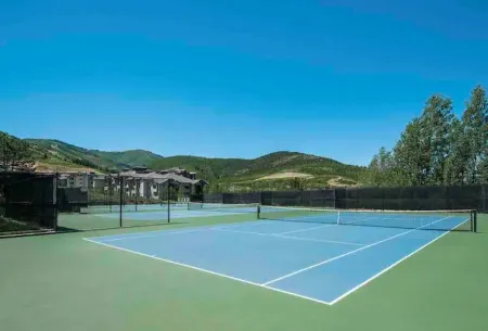 Lofted 2+Bdrm, Amenities Galore!