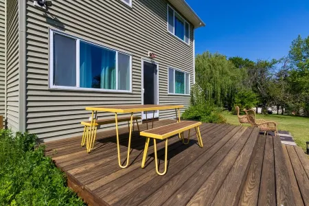 Peaceful River Retreat with Fireplace & Panoramic Views Отели в г. Катскилл