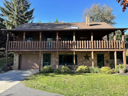 Forest Tree Log Cabin - middletown/Harrisburg/Hershey/Lancaster/York Отели рядом с достопримечательностью «Парк Клаун»