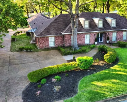Gorgeous Golf Course View from the Signature Hole #12 at Colonial Country Club. Hotels in Cordova