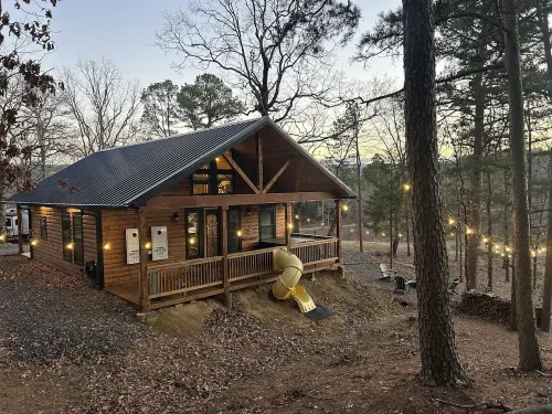 Premium Cabin with All the Amenities and Close to Trails. Polk County 호텔