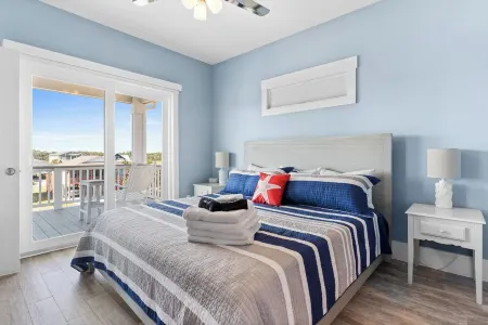 Amazing Views! 8 bed. Sleeps 14. Private Pool. Elevator. Family Friendly