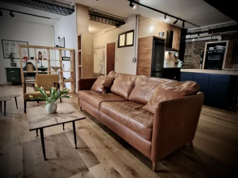 Spacious Industrial Apartment in the Vibrant America Ground Close to the Beach.