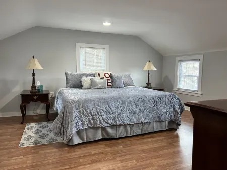 Cheerful 4 rooms Cabin with 2 bath near BU