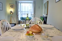 Cornish Pearl. Spacious three bedroom cottage 400 yards to the beach inc parking