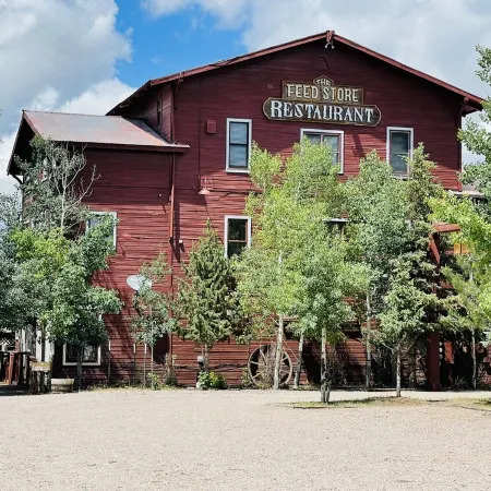 Historic Westcliffe Outpost Penthouse Apt 2bed/2bath