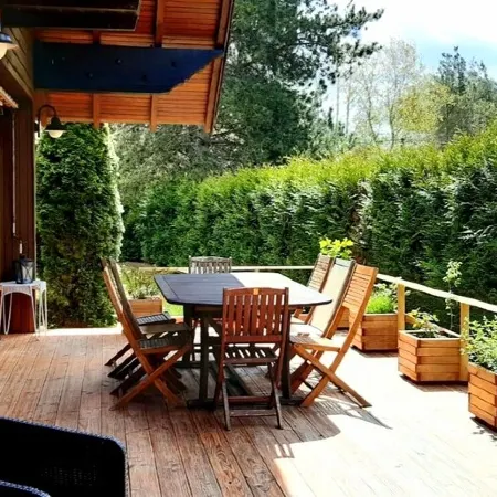 Lovely cottage at stock pond