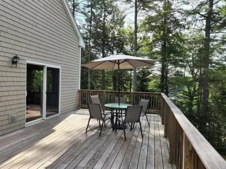 Biscay Repose,  Biscay Pond, Bristol. Private, spacious, family friendly