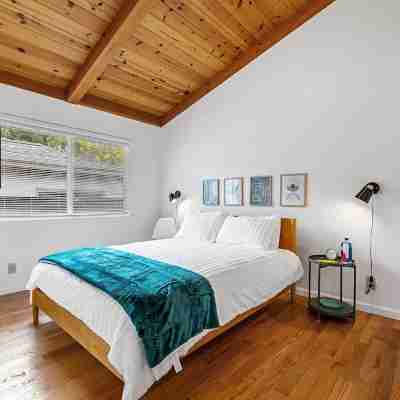 Designer retreat home near Stanford! Luxury, Gym, Peloton, office,Backyard,BBQ Rooms