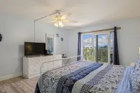 Nautical Paradise: 2B/2B 4th Floor Direct Ocean View