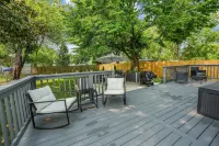 Hawthorn House Remodeled 3BR Walk to Town!