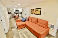 Modern Suite Nearby Convention Center (2bd, 1bth)