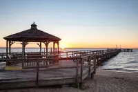 Crab Shack in Town-Walk to beach and restaurants-Sleeps 6