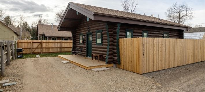 Cozy Cody Cottage located in the heart of downtown Cody! Hotels in Cody