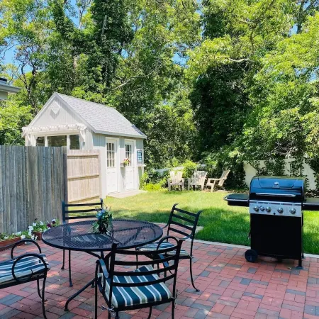Charming, newly renovated house, a few steps from bike path.