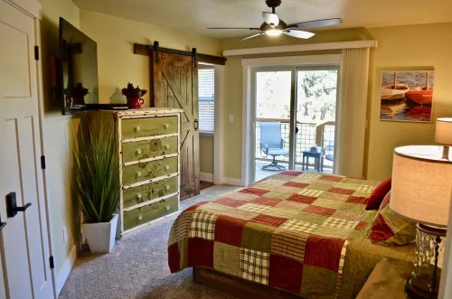 North Star Cabin! 5 Beds - 5 Baths - 5 Stars!