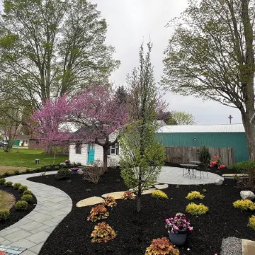 Quaint historic home in the heart of Bemus Point Village- a stroll to the water!