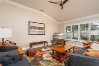 Everything! 3/2, FREE golf & 4-seat cart, Resident passes, pets, near Brownwood