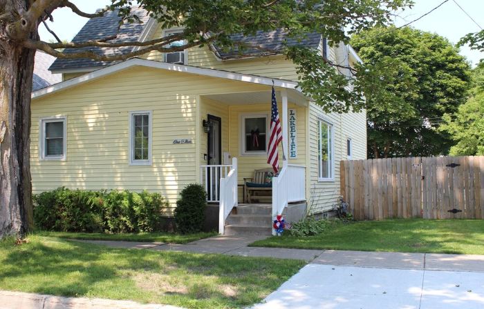 Updated & Short Walk to Downtown Charlevoix!