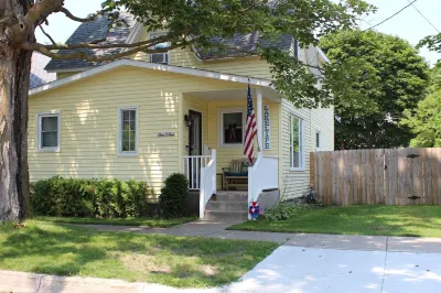 Recently Updated and short walk to downtown Charlevoix shops and restaurants!