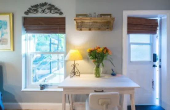 Quiet Oasis in Lovely Neighborhood